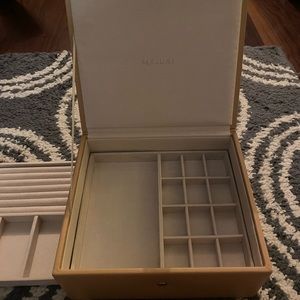 Mejuri Beige Leather Jewelry Box